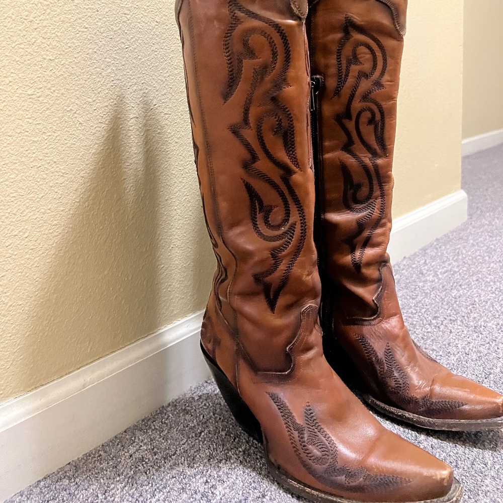 Dan Post -8.5  Ladies Seductress Distressed Brown Snip Toe Boots